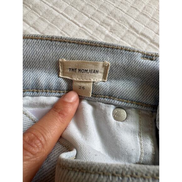 Madewell women The Mom Distressed Light Jean Size 26 - Picture 4 of 4